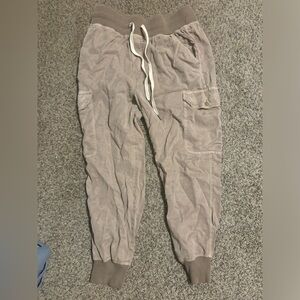 Capri cargo pants